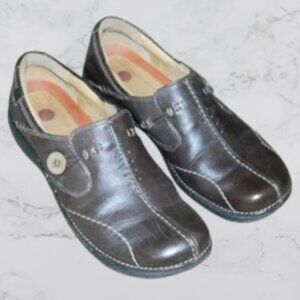 Women's CLARKS Unstructured Un.Loop Loafers Size 8.5 Narrow Brown Slip-Ons